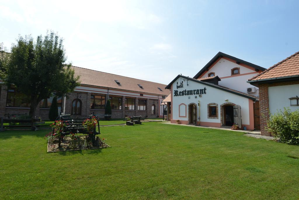 Schwabenhaus Hotel Sándorháza Kültér fotó